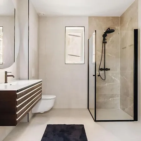 Dinbnb L 2 Etasjers Toppleil L 2 Privat Balkonger L Ny 2024 Leilighet Bergen